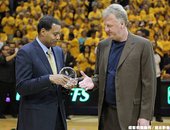 Larry Bird 接獲最佳行政人員獎