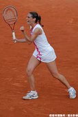 世界排名第111 位的法國選手 Virginie Razzano 擊敗小威