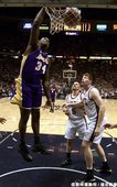 Shaquille O'Neal -- 2002年季後賽 對籃網 -- 40分、12籃板、8助攻