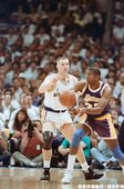Magic Johnson -- 1991年季後賽 對勇士 -- 44分、12籃板、9助攻