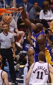 Shaquille O'Neal -- 2002年季後賽 對籃網 -- 40分、12籃板、8助攻