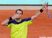 地主選手Pau-Henri Mathieu 贏下這場艱辛的馬拉松大戰