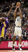 Tim Duncan -- 共 3 次單場罰球次數超過 20 次