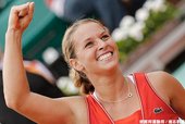 Cibulkova 擊敗第一種子 Azarenka