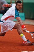 地主選手 Jo-Wilfried Tsonga 拚戰五盤 險勝 Wawrinka