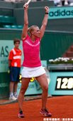 Kaia Kanepi 擊敗 Caroline Wozniack