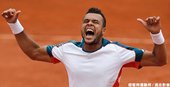 地主選手 Jo-Wilfried Tsonga 拚戰五盤 險勝 Wawrinka