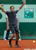 Federer 苦戰五盤大逆轉勝 Del Potro