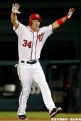 Harper 當英雄， 12 局再見安打氣走大都會
