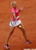 Sharapova 直落二擊敗 Kanepi，晉級四強