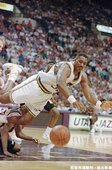 Karl Malone  生涯季後賽曾 1 次拿下超過 40 分 15 籃板成績
