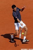 Djokovic 直落三淘汰 Federer  ，與 Nadal 爭奪法網冠軍