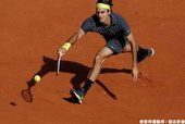 Djokovic 直落三淘汰 Federer  ，與 Nadal 爭奪法網冠軍