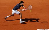 Djokovic 直落三淘汰 Federer  ，與 Nadal 爭奪法網冠軍
