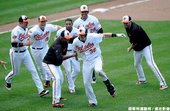 金鶯 Wieters 再見安打，延長賽九連勝