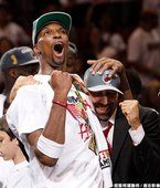 Bosh 也如願以償拿下首冠