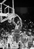 Moses Malone，1982-83 費城七六人