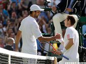 Murray 以 3 比 1 擊退 Karlovic