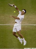 Federer 先輸掉兩盤再上演大逆轉淘汰 Benneteau