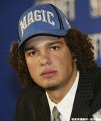 2004 年  Anderson Varejao