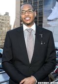 Melo ：別看我渾身刺青，裝書生我還是挺在行的！