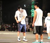 林書豪與親弟弟親身教學