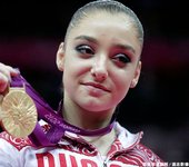 [女子體操] Aliya Mustafina 摘下高低槓金牌