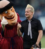 Swinging Friar 和 Green Day 鼓手 Tre' Cool