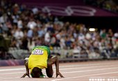 [男子田徑] Usain Bolt 親吻場地