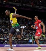 [男子田徑] Usain Bolt 率先通過終點