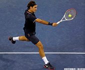 Federer 直落三擊退 Phau