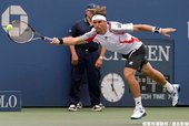 Ferrer 與 Tipsarevic 苦戰五盤後，Ferrer 挺進四強