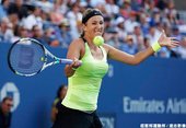 S.Williams 擊退頭號種子 Azarenka，小威再捧金盃