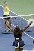 S.Williams 擊退頭號種子 Azarenka，小威再捧金盃