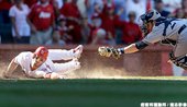 Matt Carpenter 滑進本壘