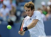 擊退 Novak Djokovic，Andy Murray 笑吻首座大滿貫金盃