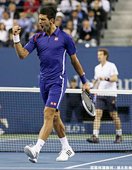 擊退 Novak Djokovic，Andy Murray 笑吻首座大滿貫金盃