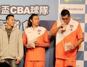 品嚐珍奶配雞排
