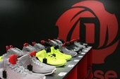 不同配色的 Rose 3 展示鞋