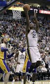 Al Jefferson 的 18 分 10 籃板  助爵士勝湖人