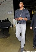 Dwight Howard 一身勁裝