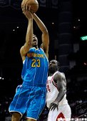 狀元郎 Anthony Davis 攻得 8 分、4 籃板