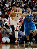 林書豪面對 Greivis Vasquez 防守