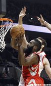 James Harden 挑戰禁區