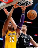 Dwight Howard 本場比賽 23 分、15 籃板，外帶 4 火鍋