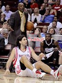 假摔第一隊 -- Luis Scola (大前鋒)