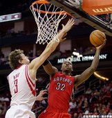 火箭隊 Asik 鎮守禁區