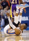 完成四分打 Russell Westbrook 的慶祝動作