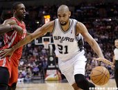 Tim Duncan 得到 12 分、12 籃板