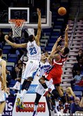 Anthony Davis 傷癒復出  得到 13 分、8 籃板